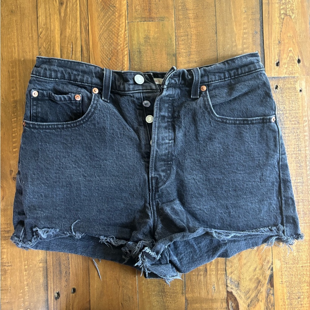 Levi’s Ribcage Shorts